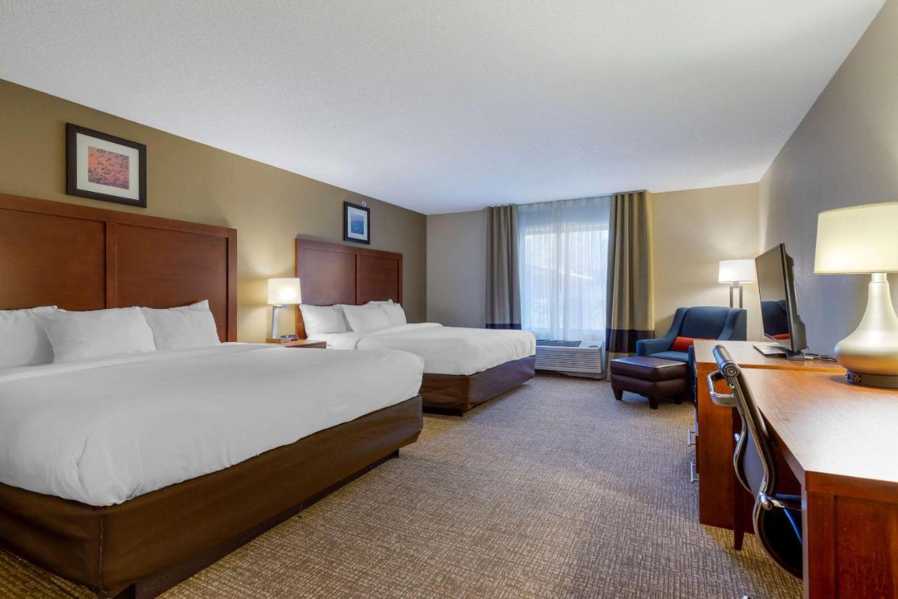 Comfort Inn & Suites Cambridge Exterior foto