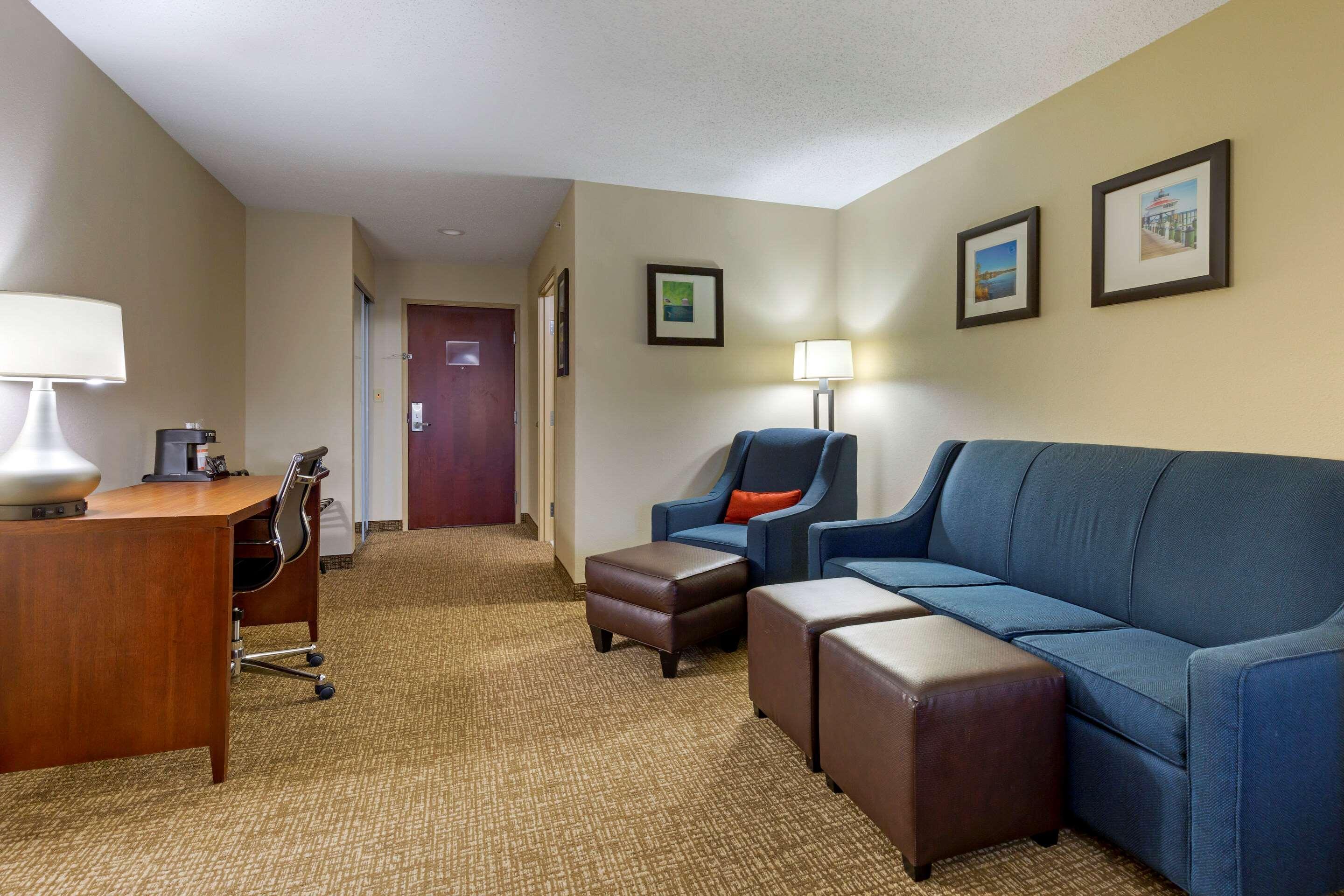 Comfort Inn & Suites Cambridge Exterior foto