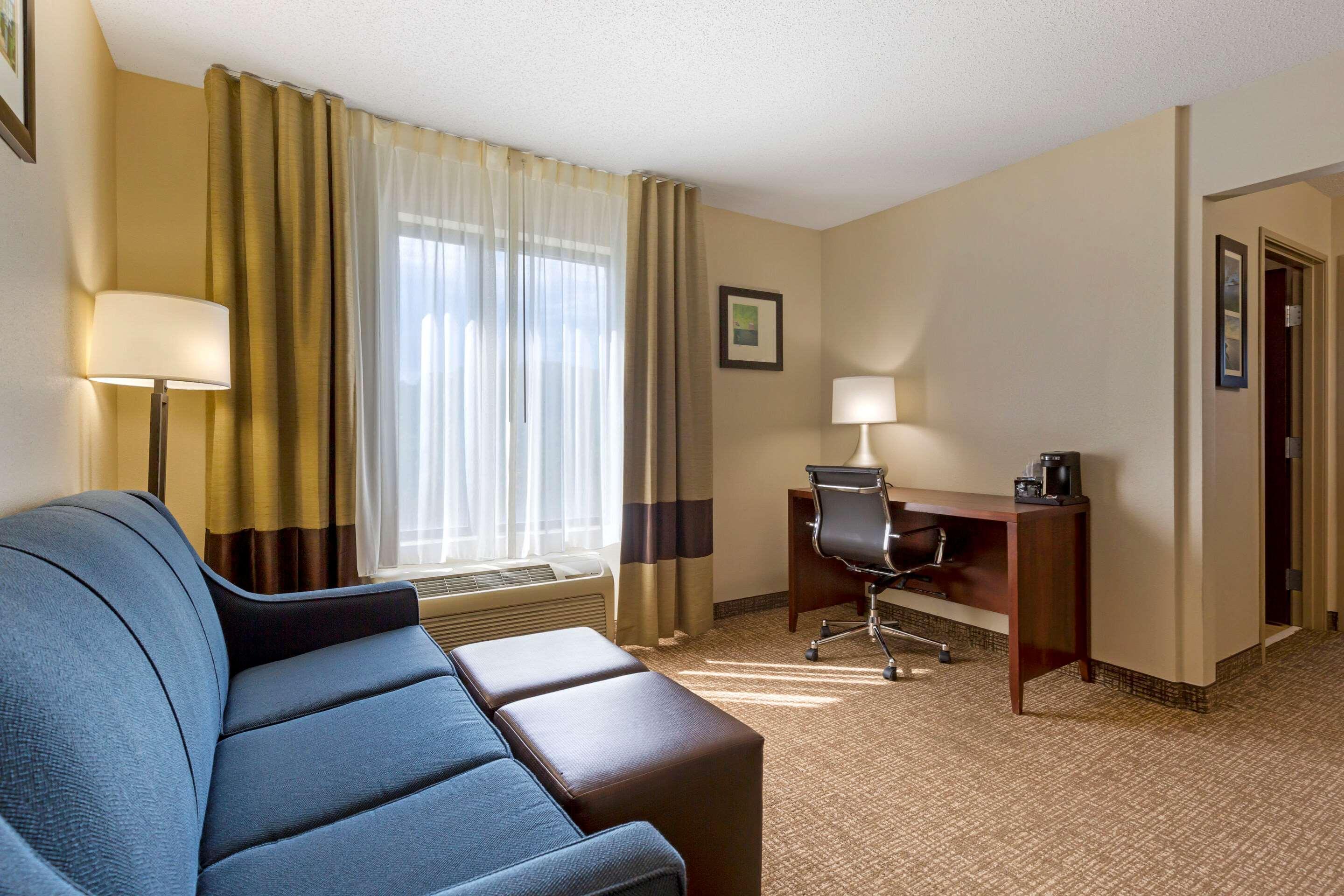 Comfort Inn & Suites Cambridge Exterior foto